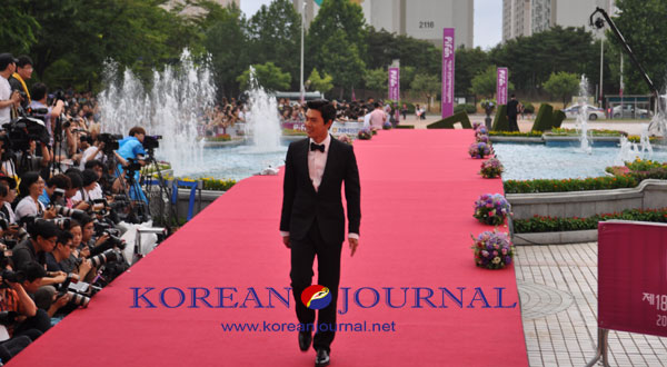 부천영화제에 참석한 정조 : 배우 현빈