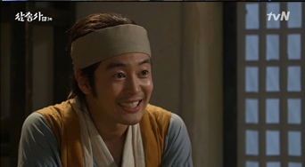 tvN ‘삼총사’ 익살꾼 이켠 첫 등장,   정용화와 ‘케미’ 벌써부터 기대되네~!