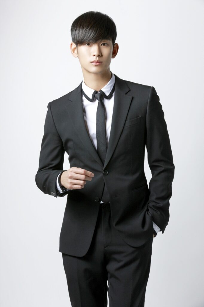 ‘김수현 밀랍인형’ 홍콩 마담투소 전시 예정’세계적 스타들과 어깨 나란히’