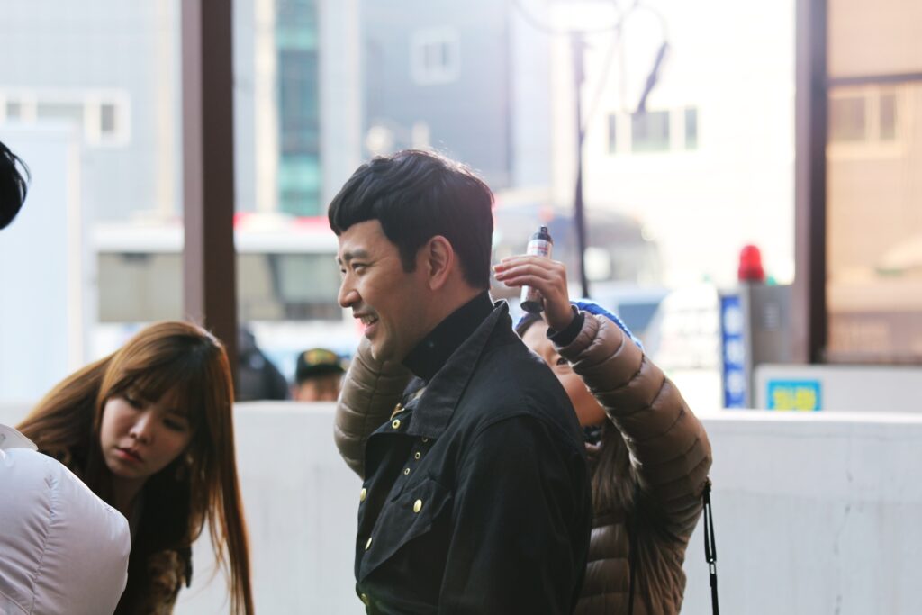 내반반_배수빈_”졸음에는 甲없다” 촬영장 비하인드컷