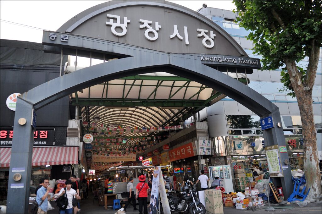 코리아 그랜드세일! 전통시장에서 즐기세요.