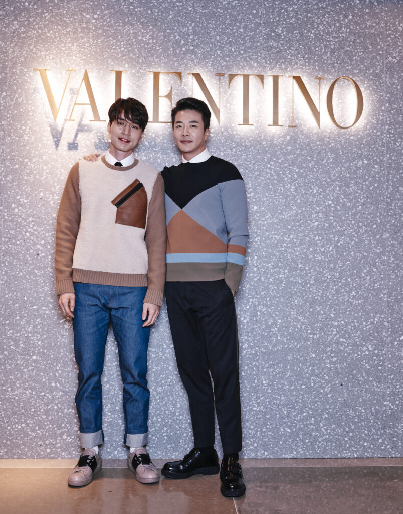 권상우-이동욱, 새로운 발렌티노 남성 매장 방문…‘브로맨스 룩’ 선보여